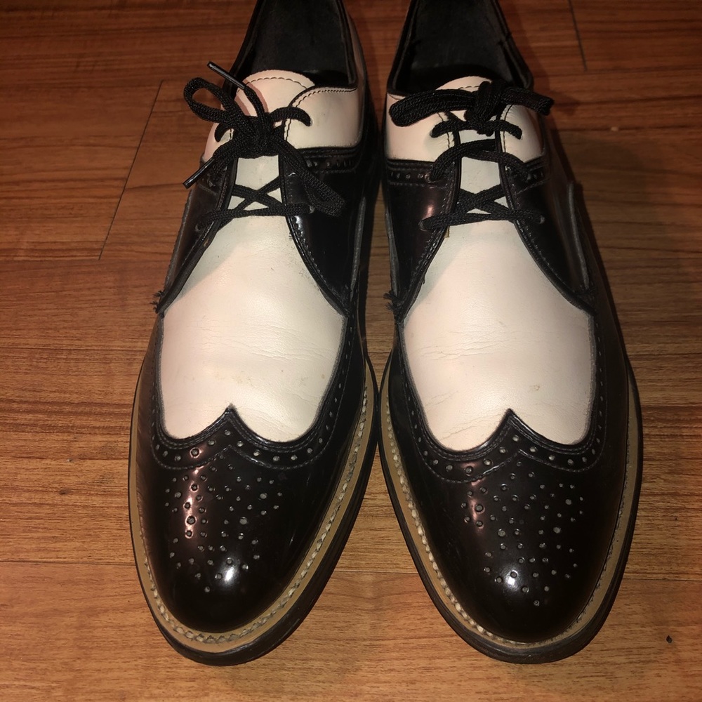 Black and White Stacy Adams Dayton Wing-Tips